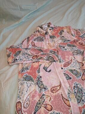The Nu Vintage Pink Paisley Button Down Shirt Blouse Long Sleeve Size Large